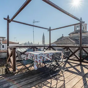 San Marco Vista Sui Tetti Veneziani Apartment Venedig